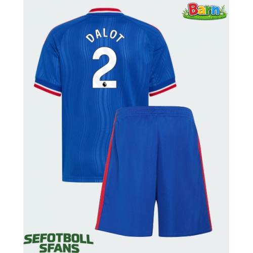 Manchester United Diogo Dalot #2 Bortaställ Barn 2026-27 Kortärmad (+ Korta byxor)